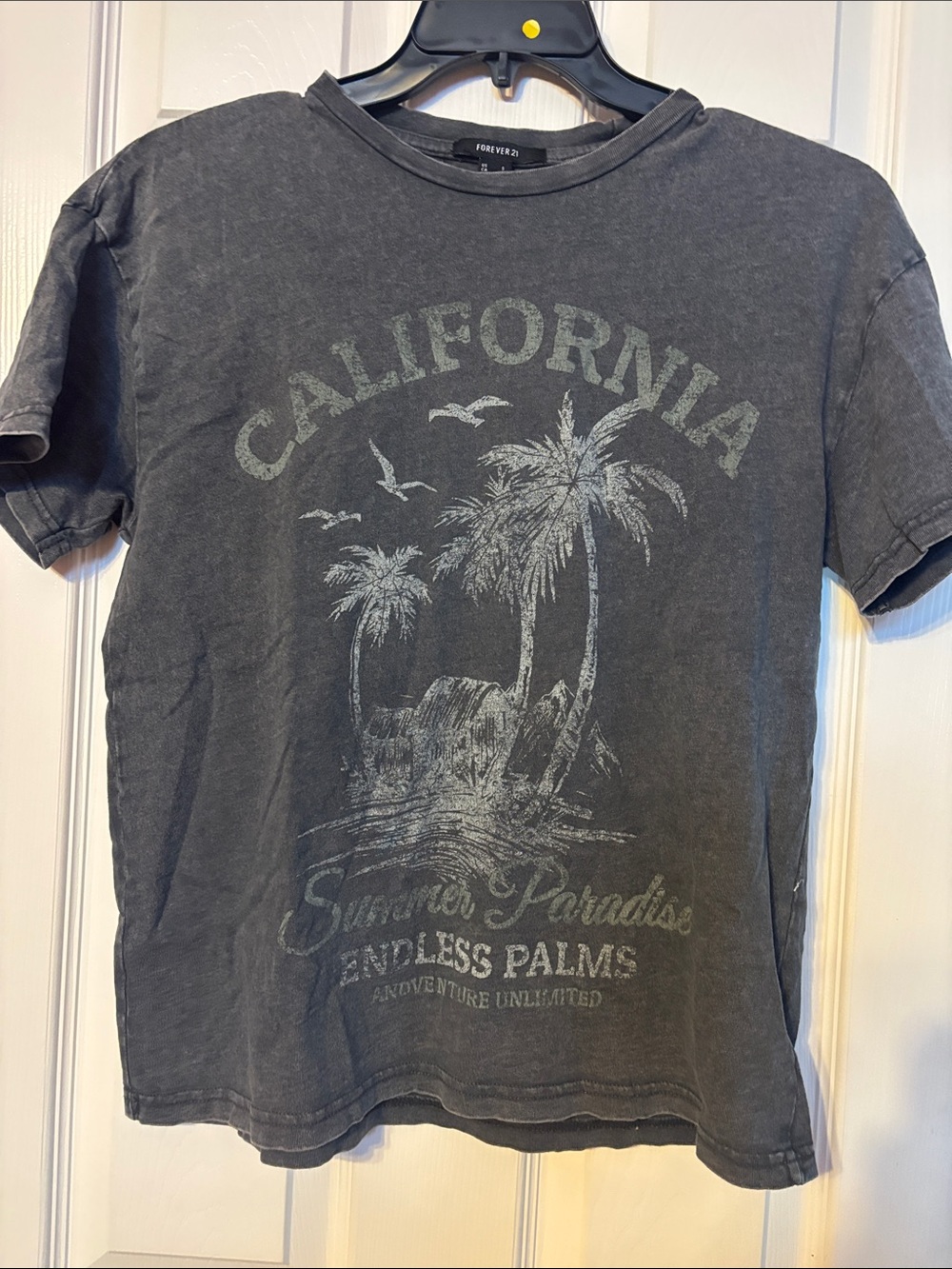Forever 21 women’s California Graphic Tee - Charcoal grey size small